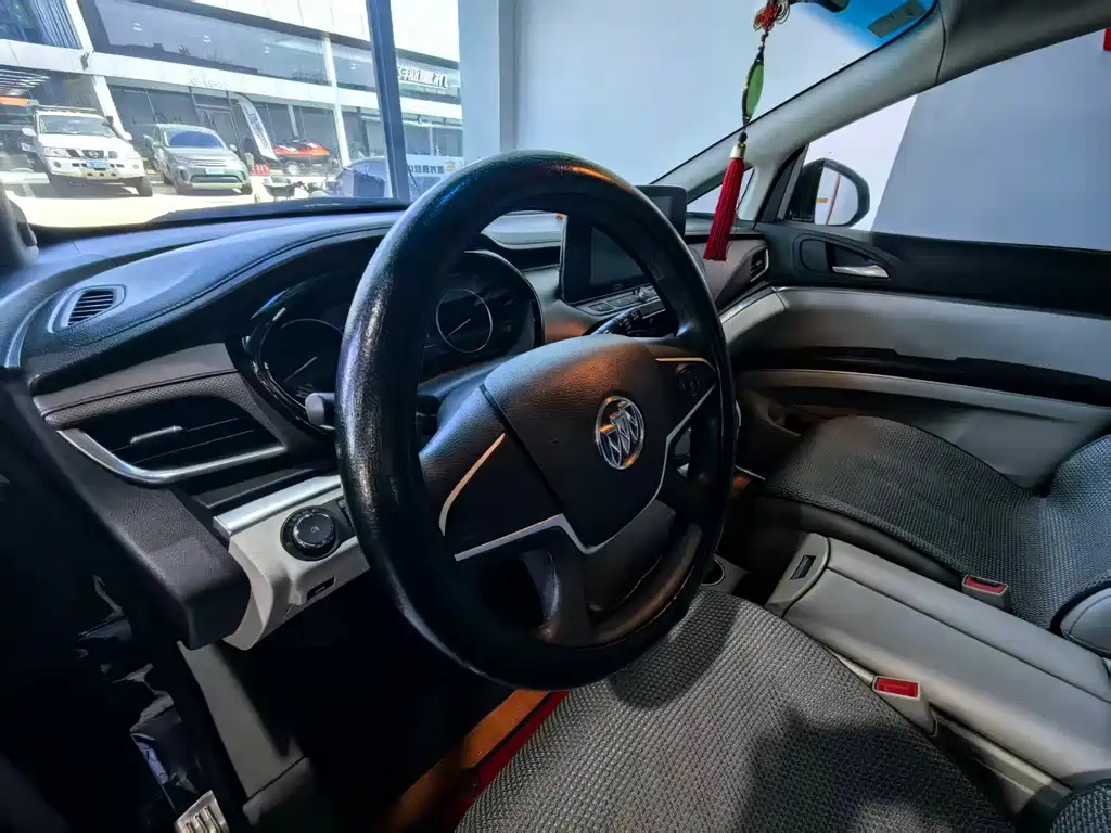Buick GL8 2021