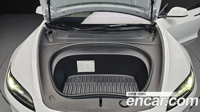 Tesla Model 3 2024