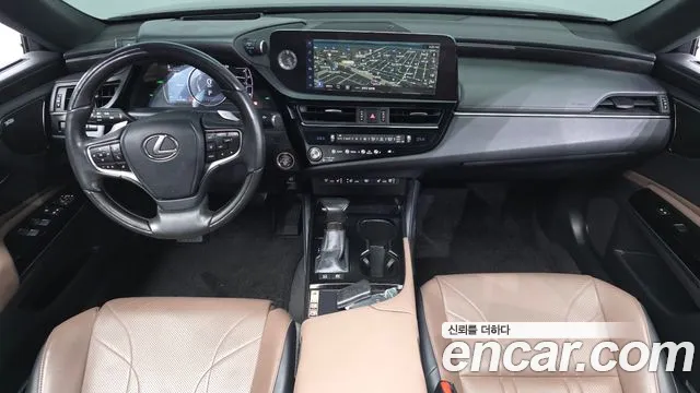Lexus ES 2023