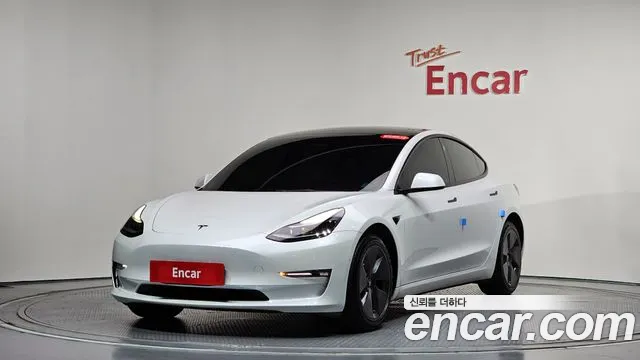 Tesla Model 3 2022