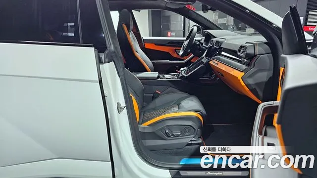 Lamborghini Urus 2024