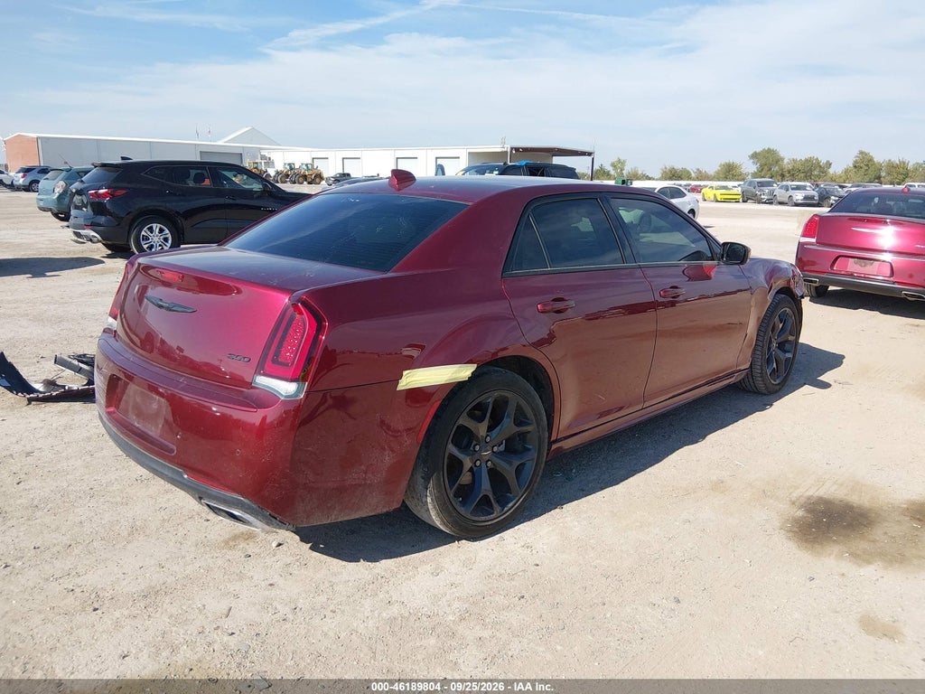 Chrysler 300 2023