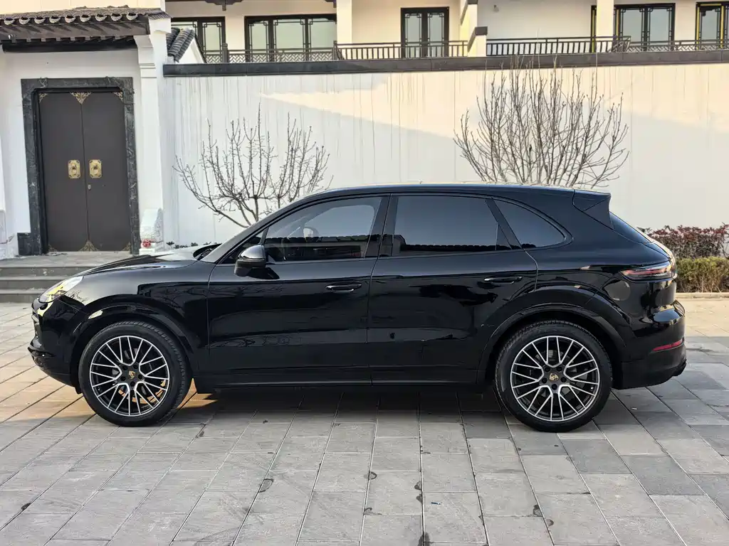 Porsche Cayenne 2023