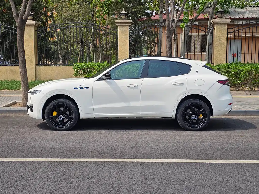 Maserati Levante 2022