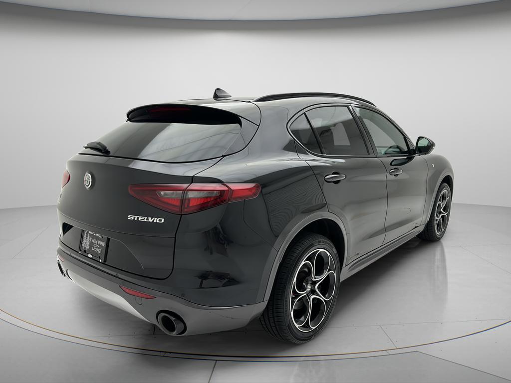Alfa Romeo Stelvio 2023
