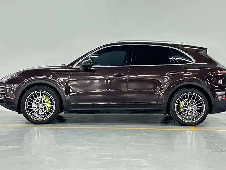Porsche Cayenne 2021