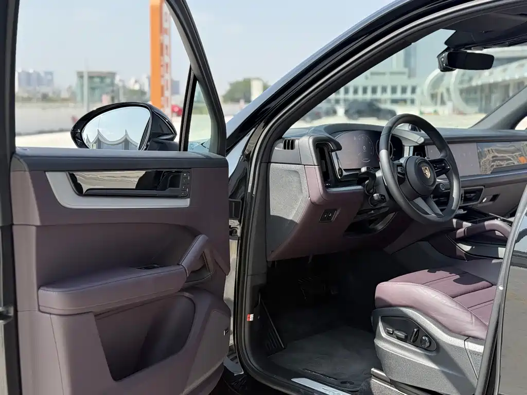 Porsche Cayenne 2025