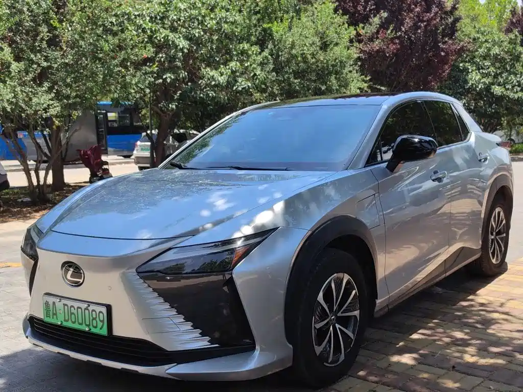 Lexus RZ 2024