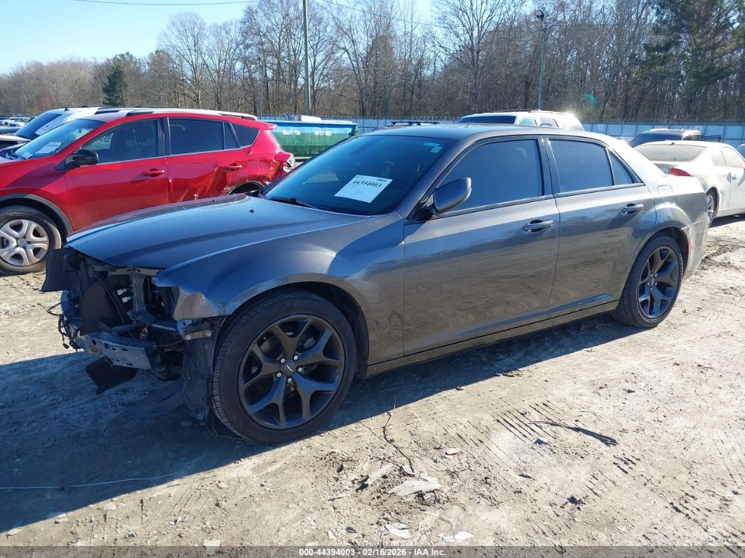 Chrysler 300 2021