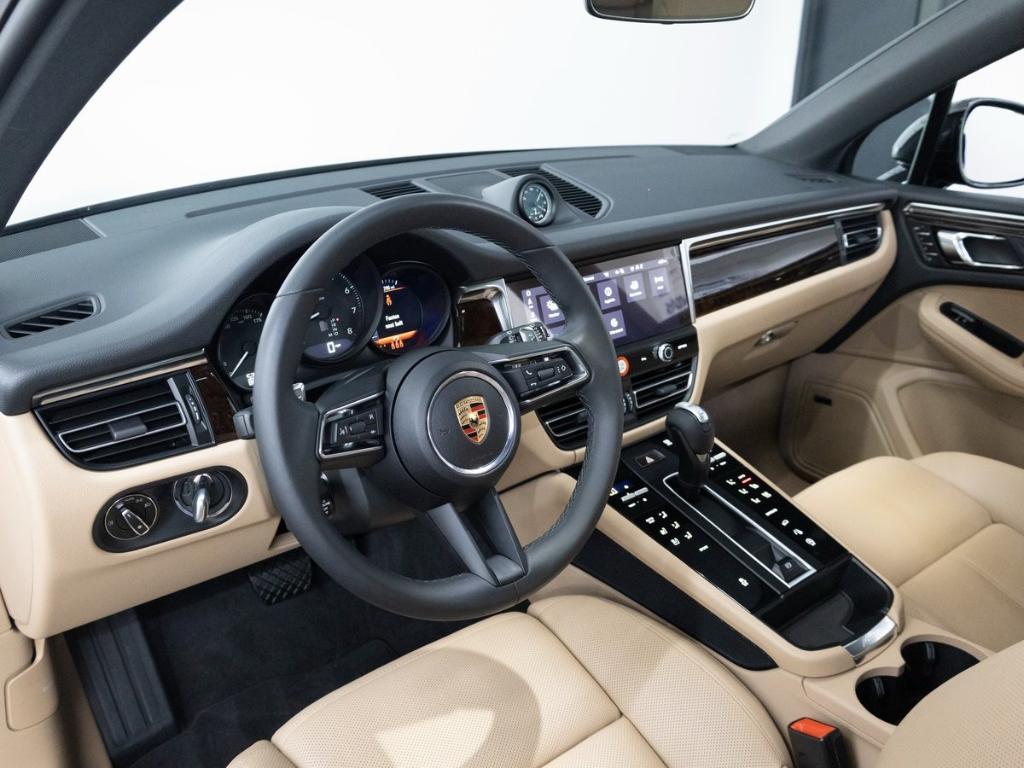 Porsche Macan 2025