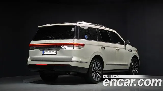 Lincoln Navigator 2022