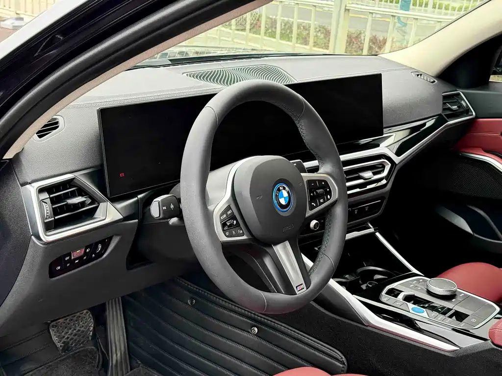 BMW i3 2024