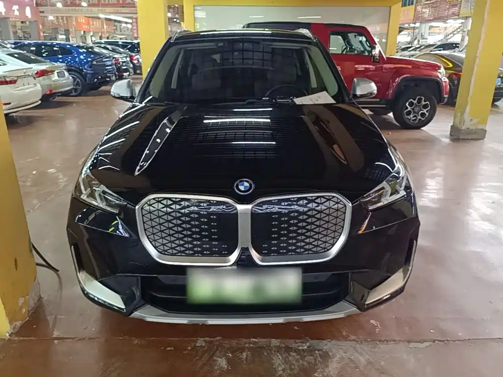 BMW iX1 2024
