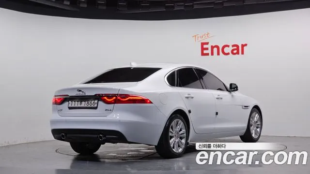 Jaguar XF 2020