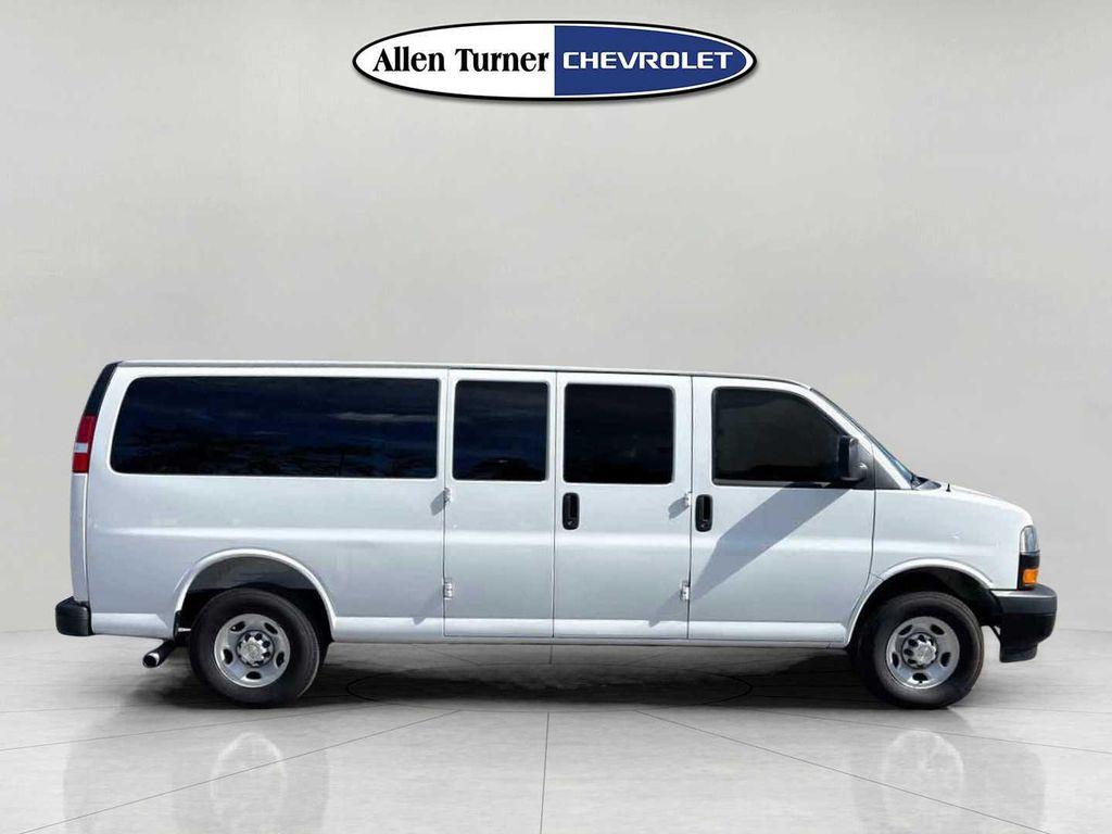 Chevrolet Express 2025