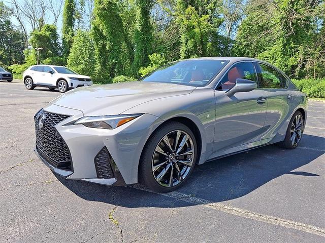 Lexus IS 2024