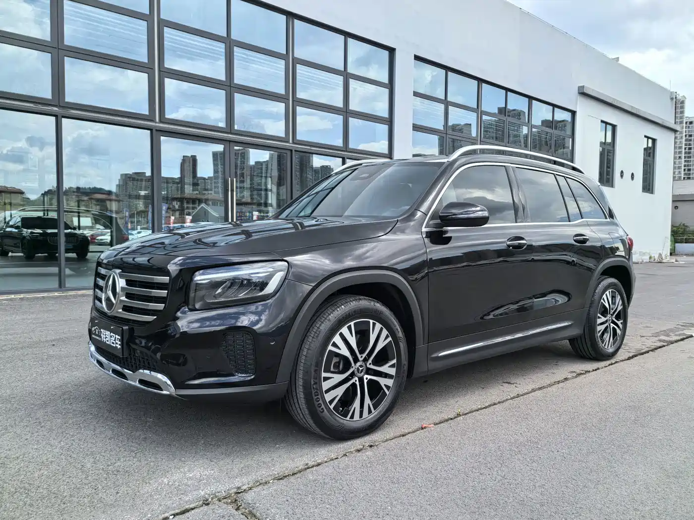 Mercedes-Benz GLB 2025
