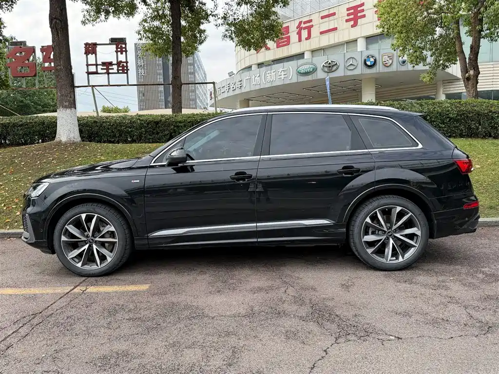 Audi Q7 2024