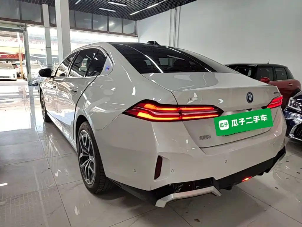 BMW i5 2025