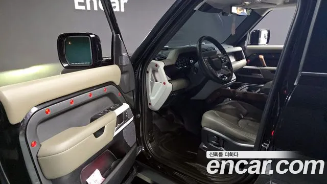 Land Rover Defender 2022