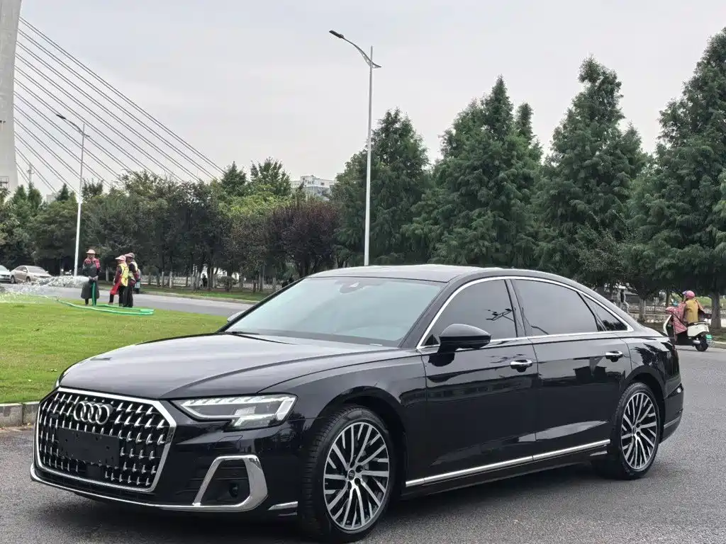 Audi A8 2025