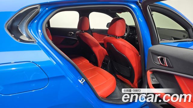BMW 1 серии 2021