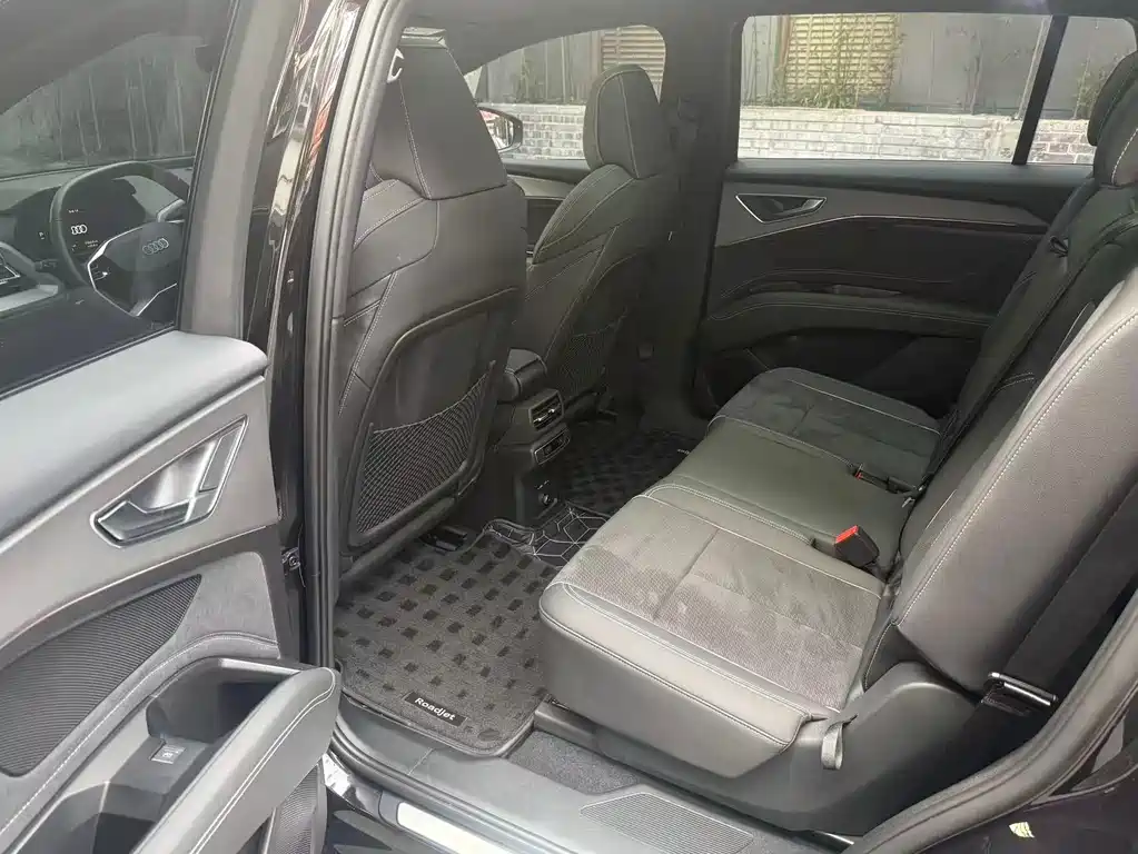 Audi Q5 e-tron 2024