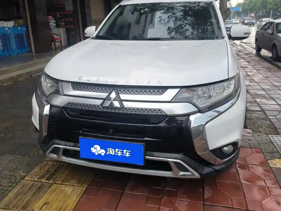 Mitsubishi Outlander 2020