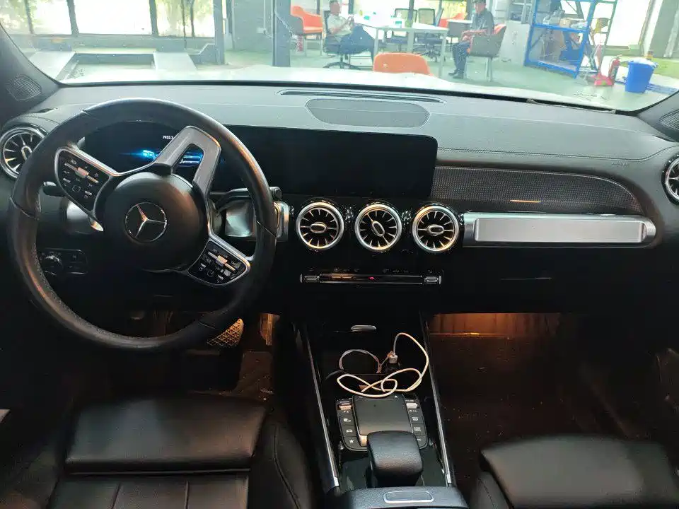 Mercedes-Benz GLB 2021