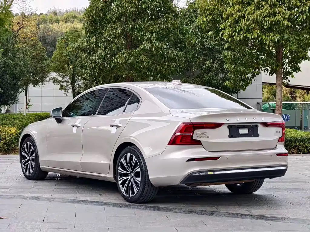 Volvo S60 2022