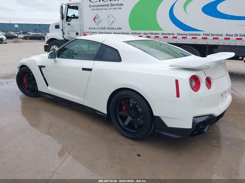 Nissan GT-R 2024
