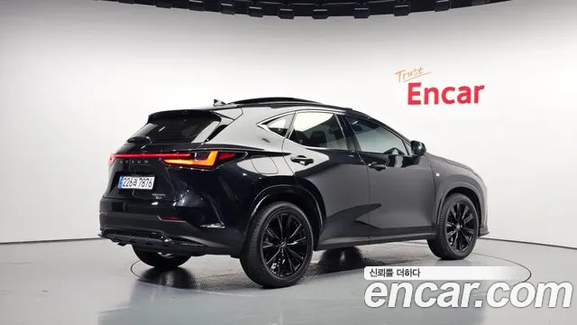 Lexus NX 2025