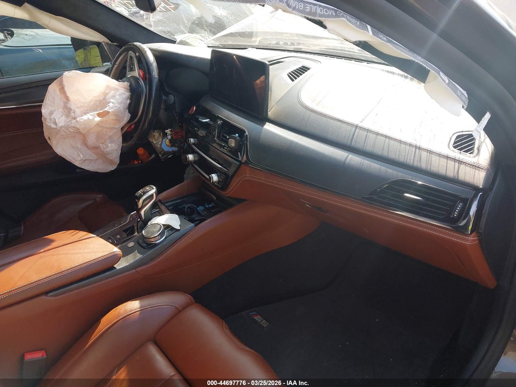 BMW M5 2021
