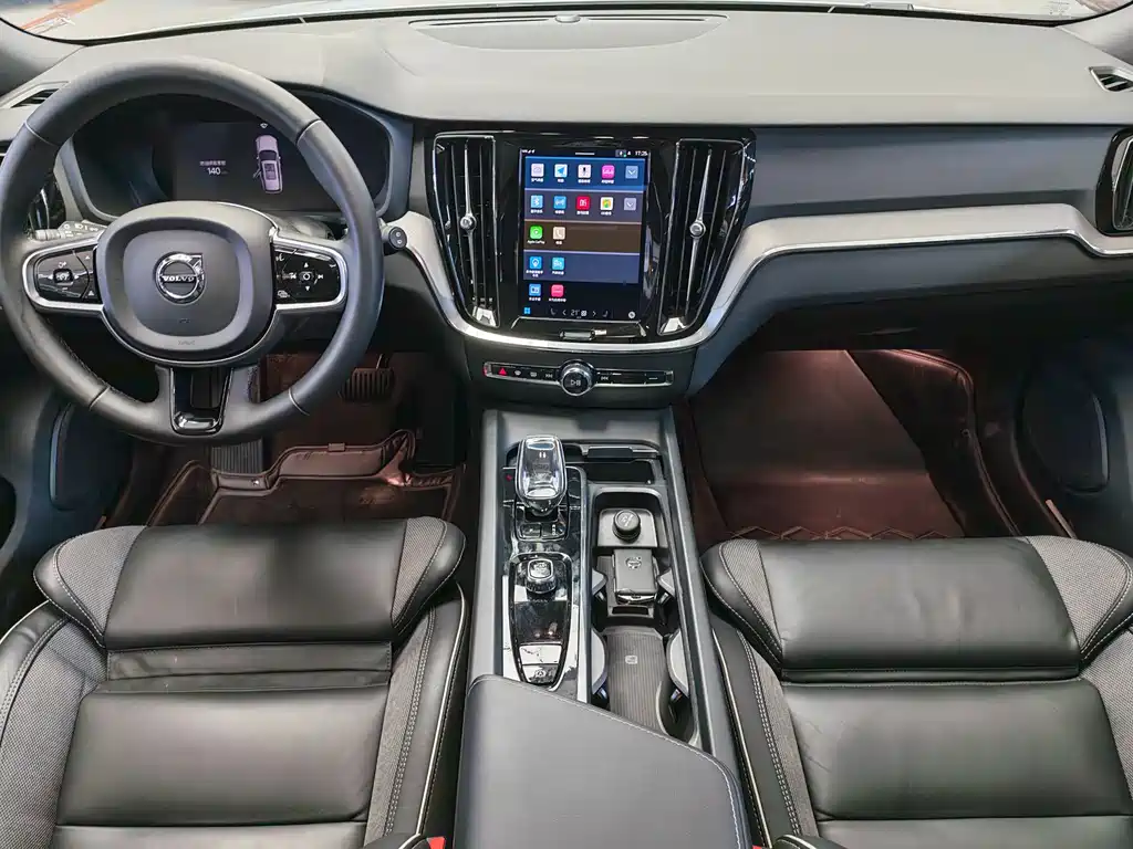 Volvo V60 2024