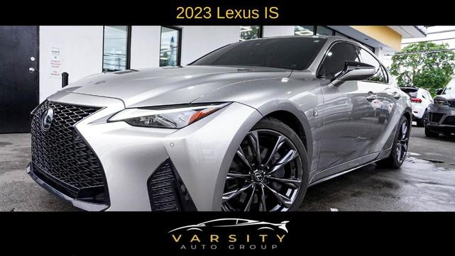 Lexus IS 2023