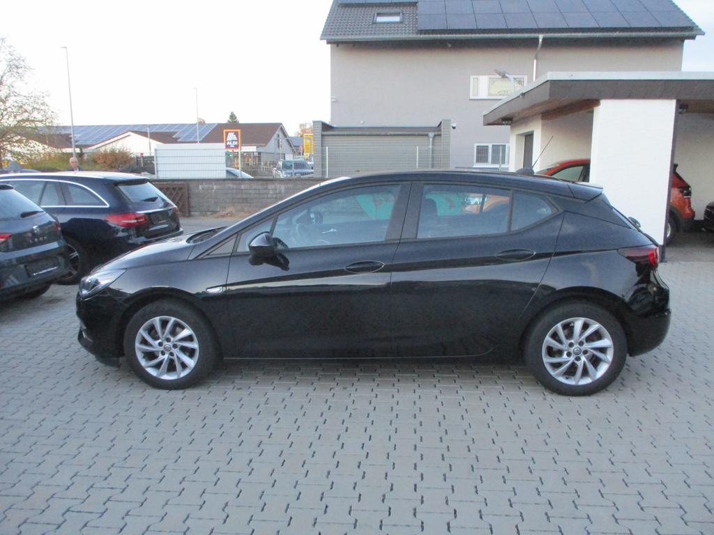 Opel Astra 2021