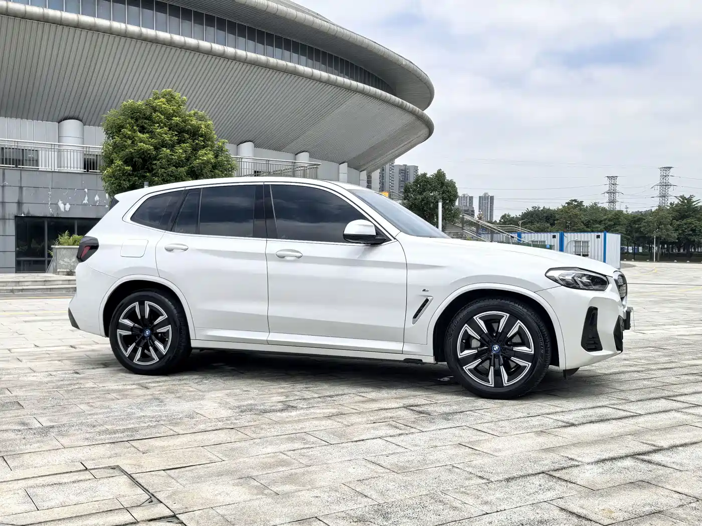 BMW iX3 2024