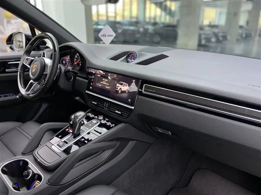Porsche Cayenne 2022