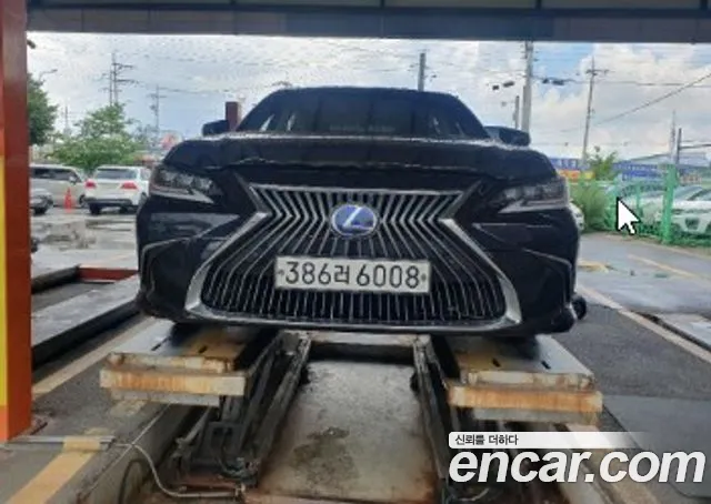Lexus ES 2020