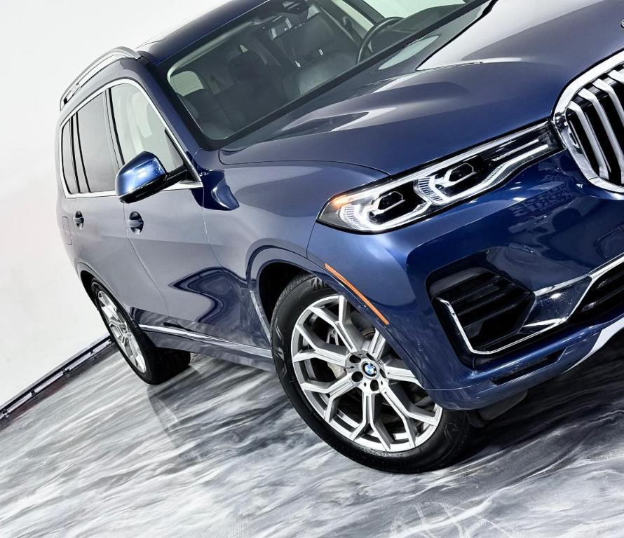BMW X7 2021