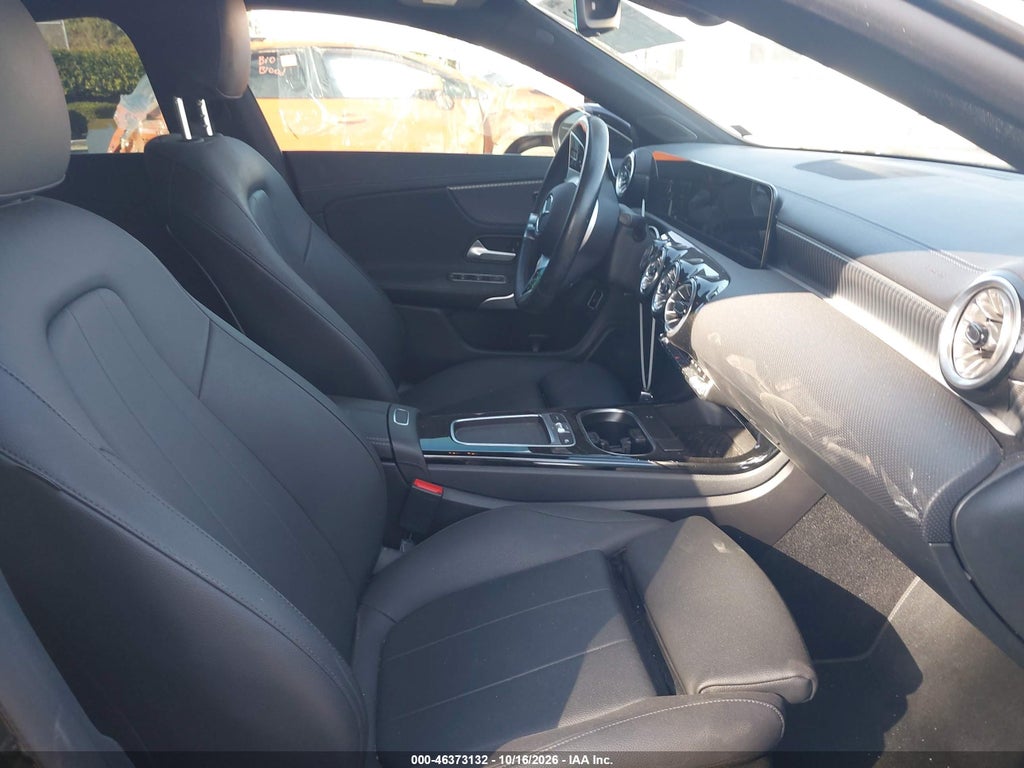 Mercedes-Benz CLA 2025