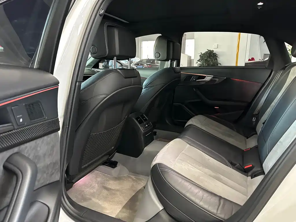Audi A4 2023