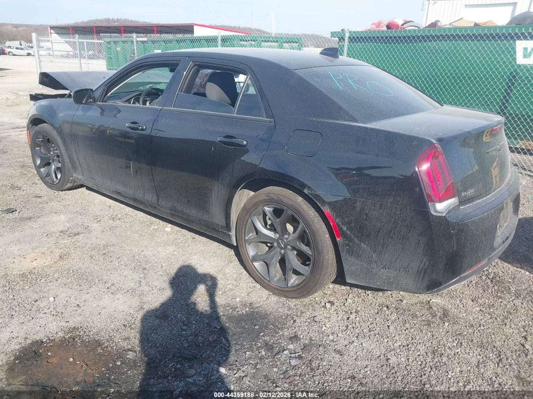 Chrysler 300 2021