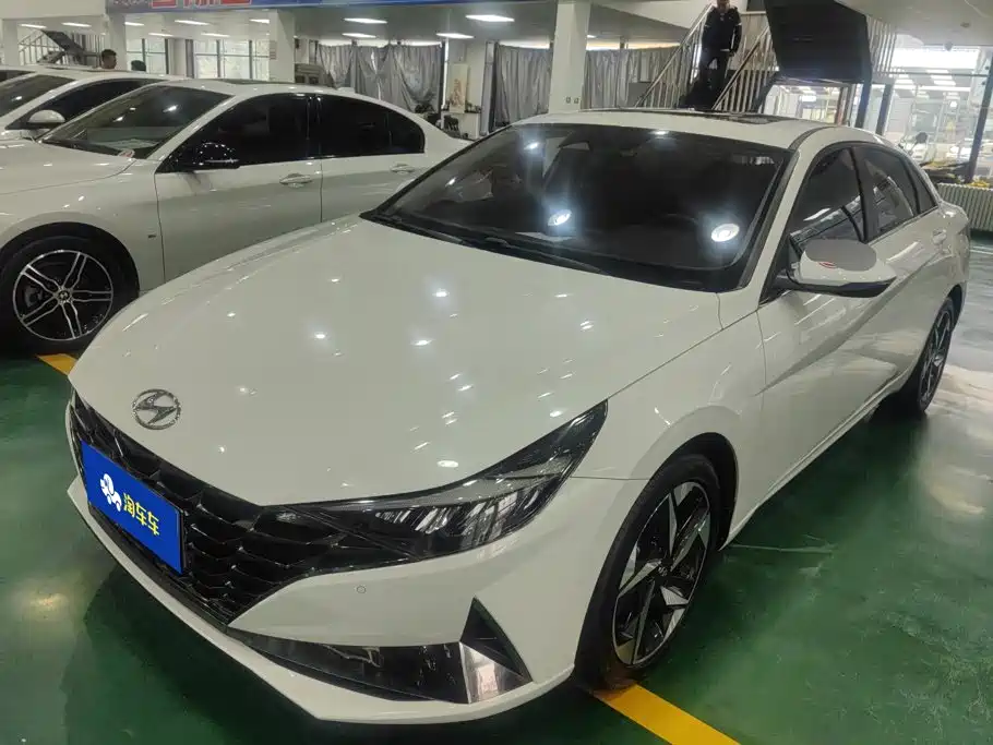 Hyundai Elantra 2023