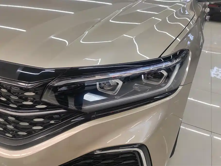 Volkswagen Passat 2023