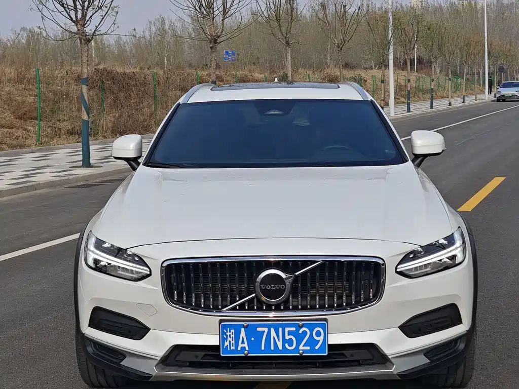 Volvo V90 2022
