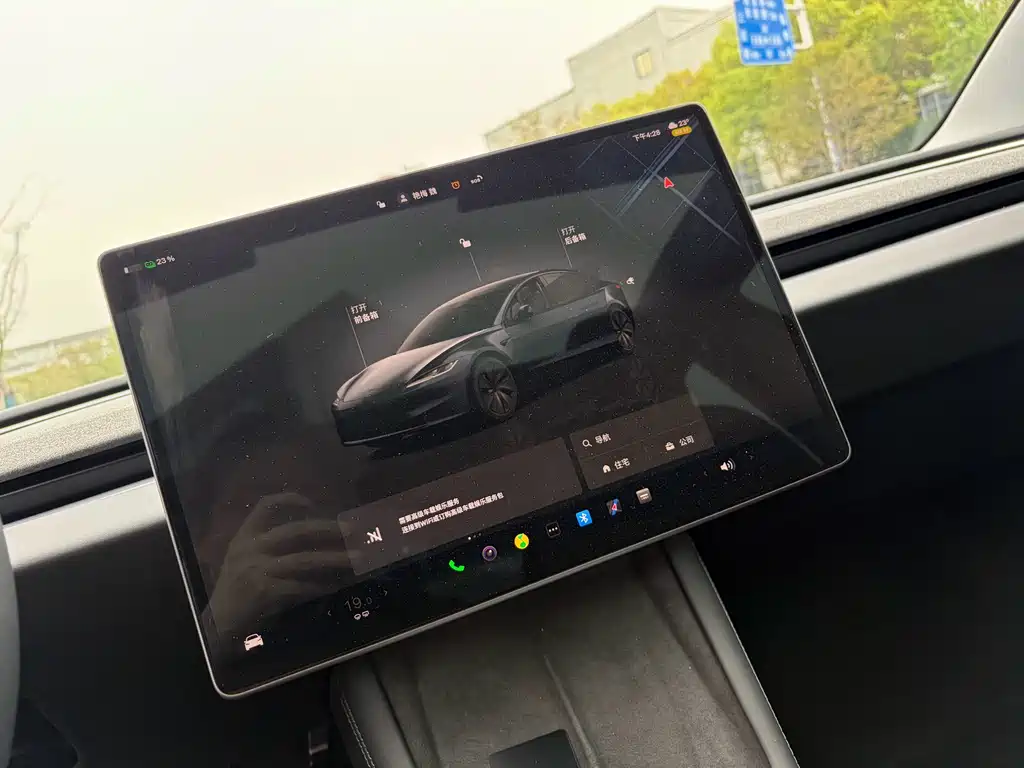 Tesla Model 3 2024