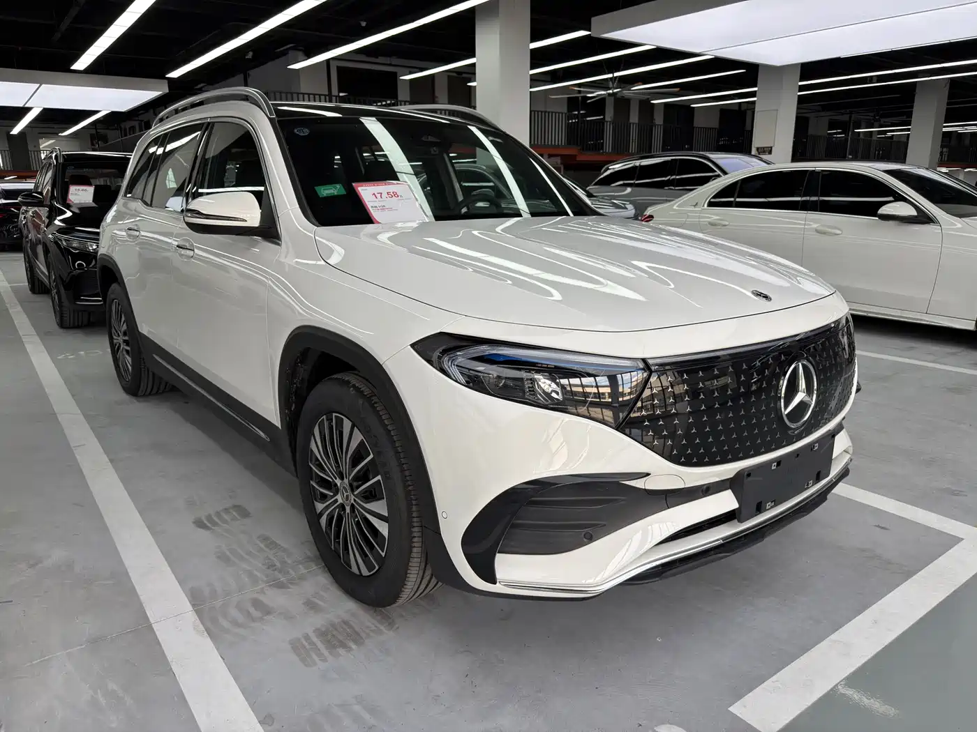 Mercedes-Benz EQB 2026