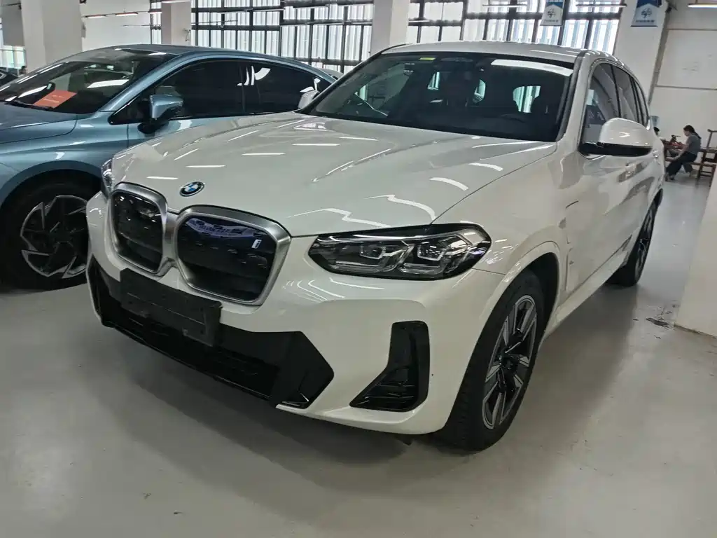BMW iX3 2022