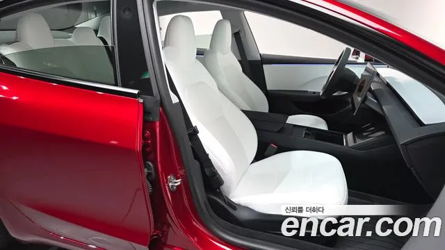 Tesla Model 3 2024